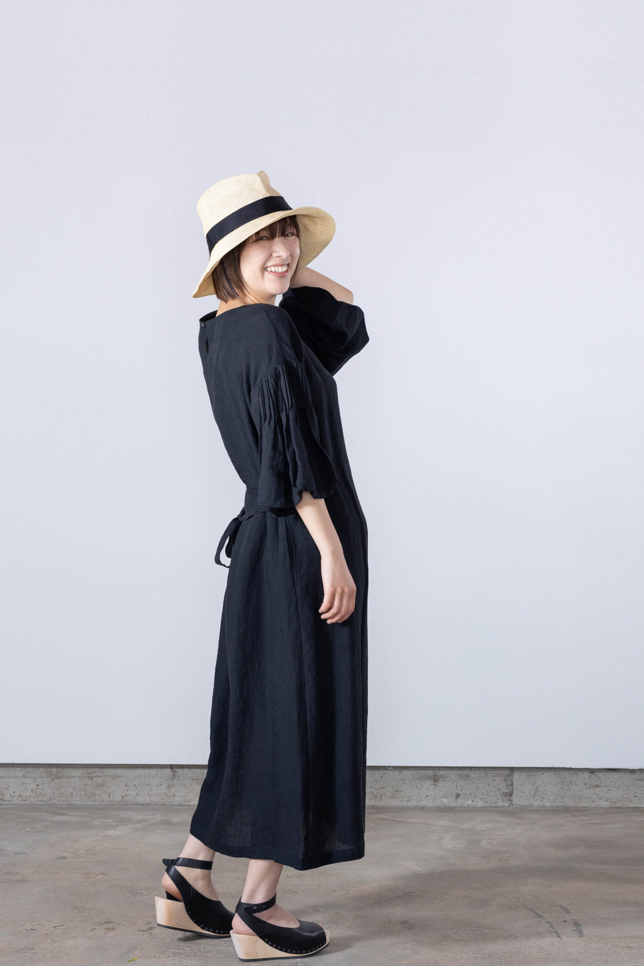 ピンタックワンピース - motomi.m | 深呼吸する服motomi.m | 深呼吸する服